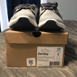 New Toms Grey Del Rey Sneakers